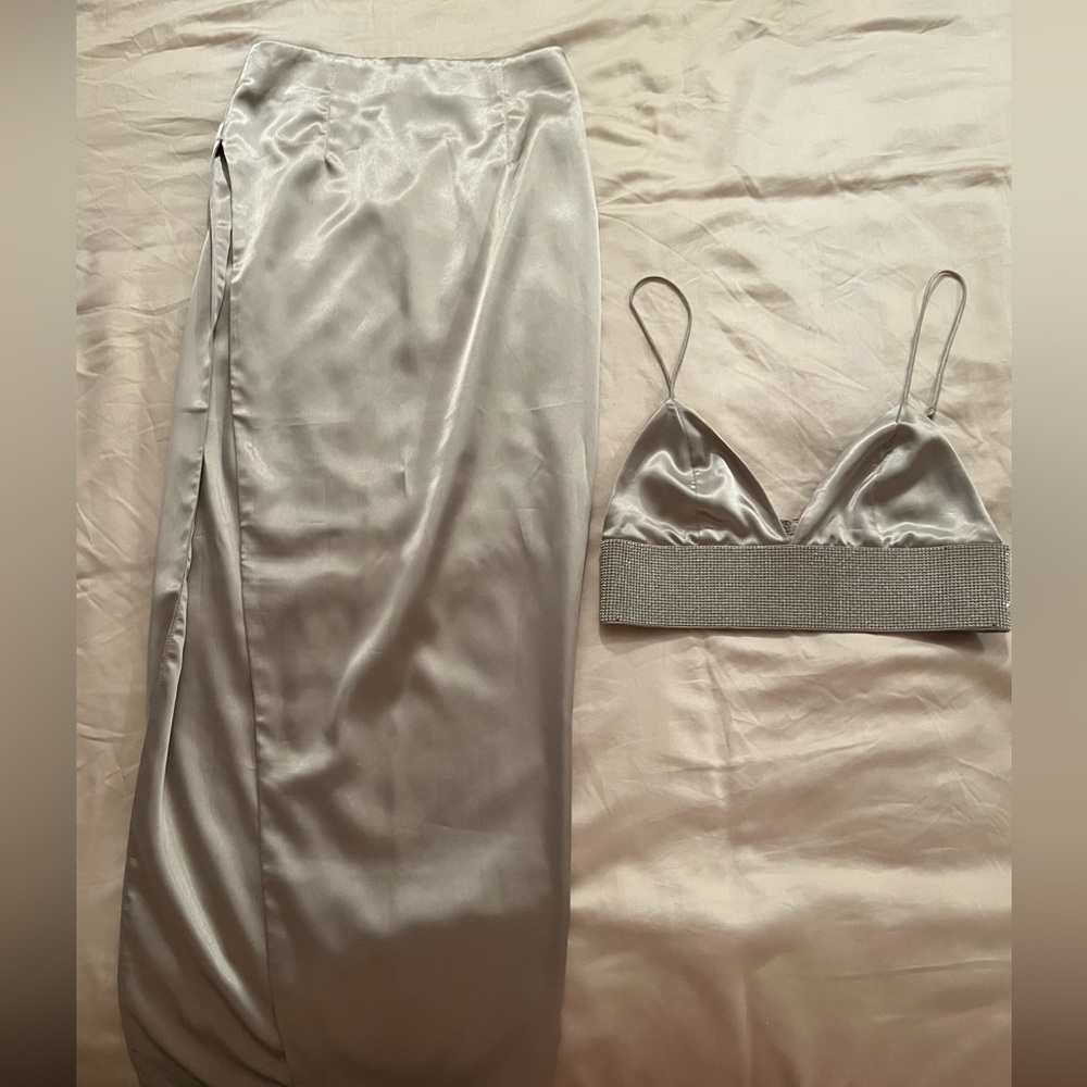 Satin set. Light green color. Worn once. Size xs